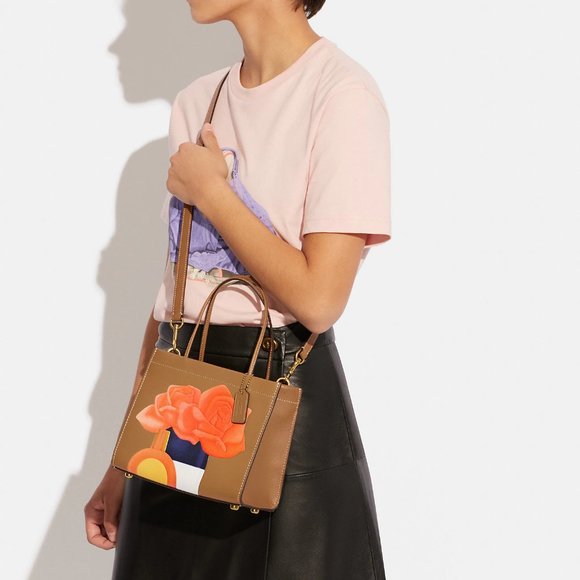 🌺 Coach X Tom Wesselmann Cashin Carry Tote 22 - Picture 5 of 13